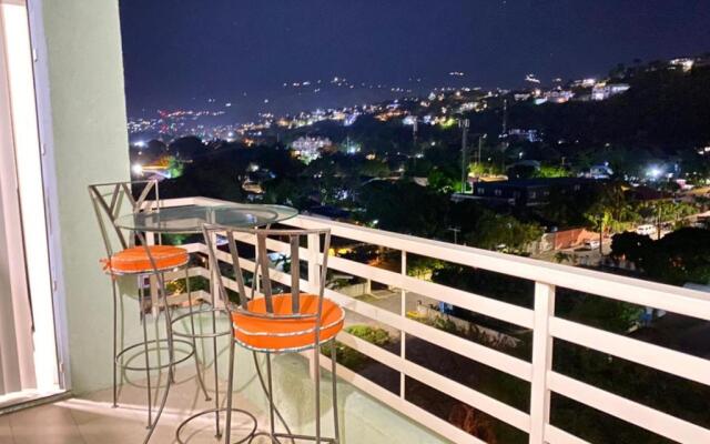 Le Luxe Penthouse 2BR w AC Wifi & 24 hr sec