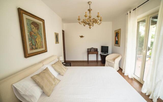 Villa Almond
