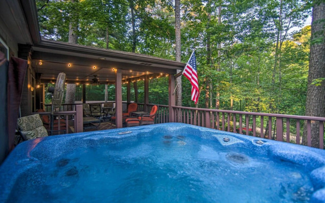 Broken Bow Oasis: Hot Tub, Fire Pit & Patio