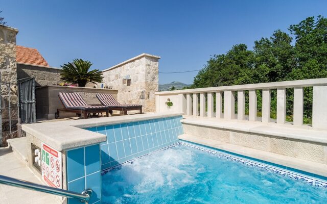 Studio Antica, Apartment With a Private Swimming Pool