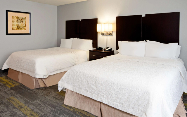 Hampton Inn & Suites Bakersfield/Hwy 58, CA