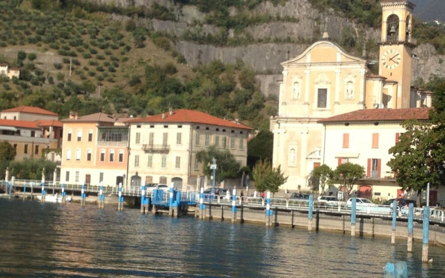Residenza di Prestigio In Riva al Lago Marone LOFT