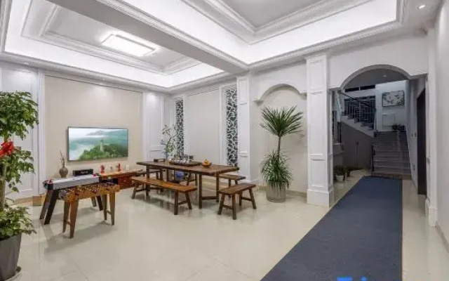 Riverbank Homestay
