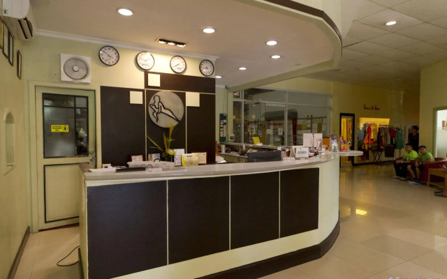 Holiday Spa Hotel