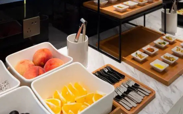 Ibis Styles Hotel (Dalian Railway Station Qingniwa Bridge)