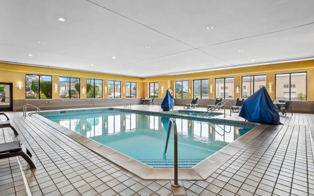 Comfort Inn & Suites