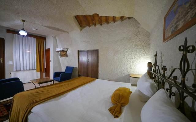 Elite Cave Suites
