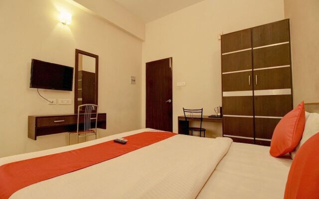 OYO 4594 Apartment Krish Inn