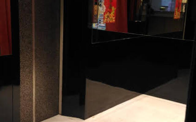 Yadu Hotel