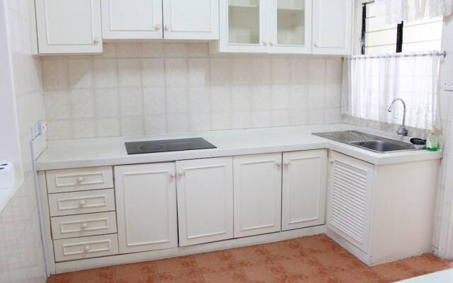 Ideal Holiday Apartment Marina Court