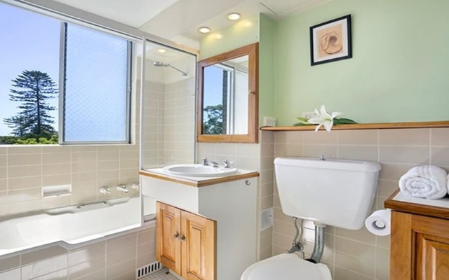 Charming Comfortable and Convenient - MOS72