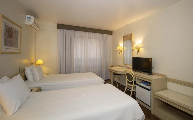 Trevi Hotel & Business