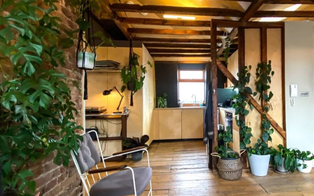 Bright, Spacious Two-bed in Hackney