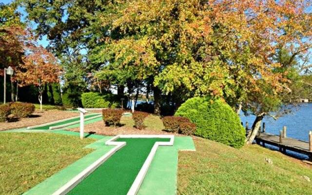 Mariner`s Pointe Resort