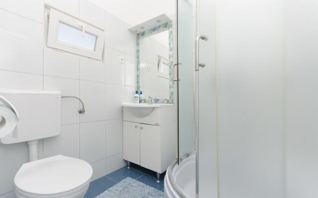 Apartments and Rooms Meri
