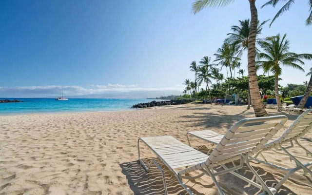 Mauna Lani Fairways Walk to the Beach!