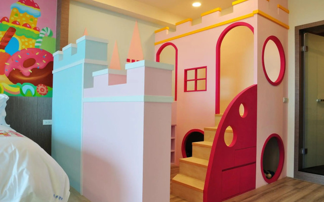 Qian Qian Riverside B&B