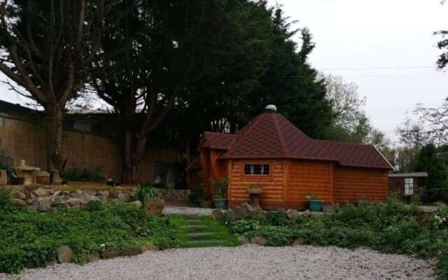 Charming 1 Bed Cabin In Gaerwen