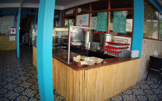 Manuela Hotel