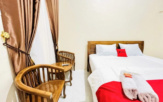 Reddoorz @ Gunari Guest House Merek Karo – Guest Rooms – Merek