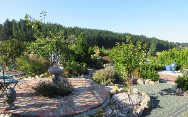 Redwood Valley B & B