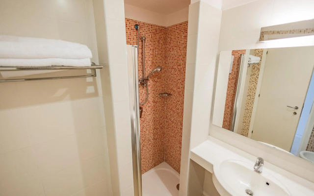Prince Franklyn Hotel
