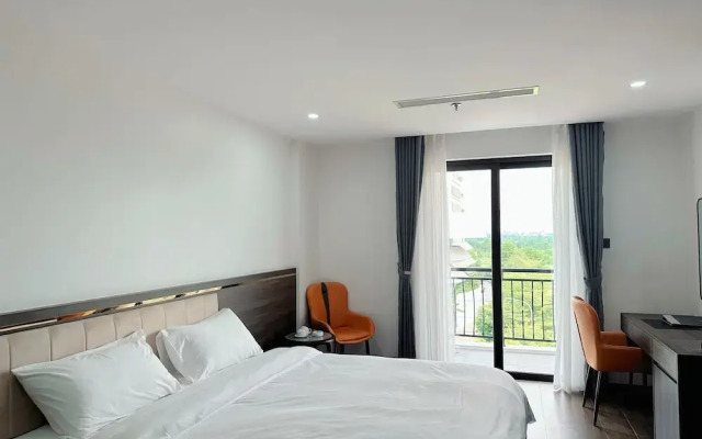 Luxury Phoenix Hotel 2