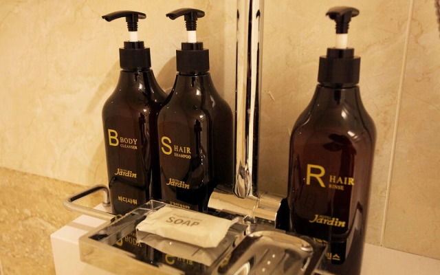 Yeongdeungpo Jardin Hotel