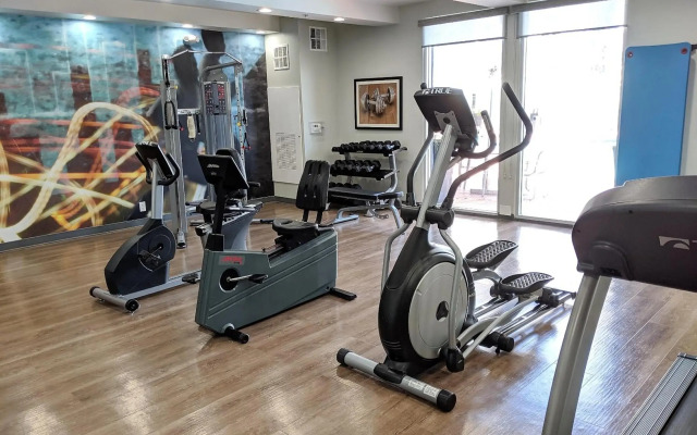Best Western Plus Commerce Hotel