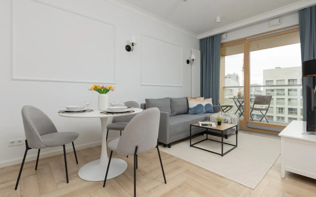 Apartment Kolejowa & Parking by Renters