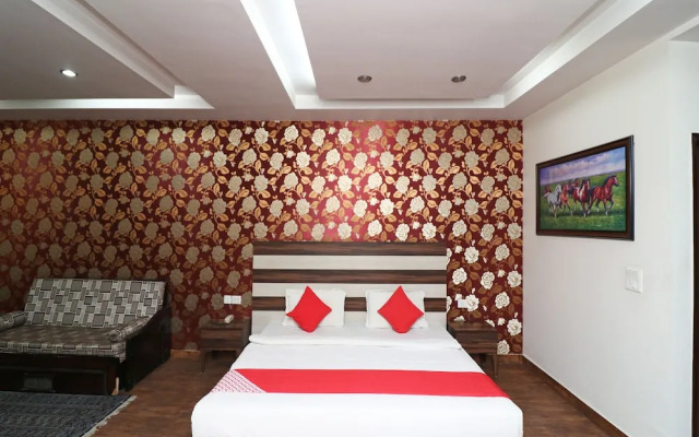 OYO 2484 Hotel Silver Star