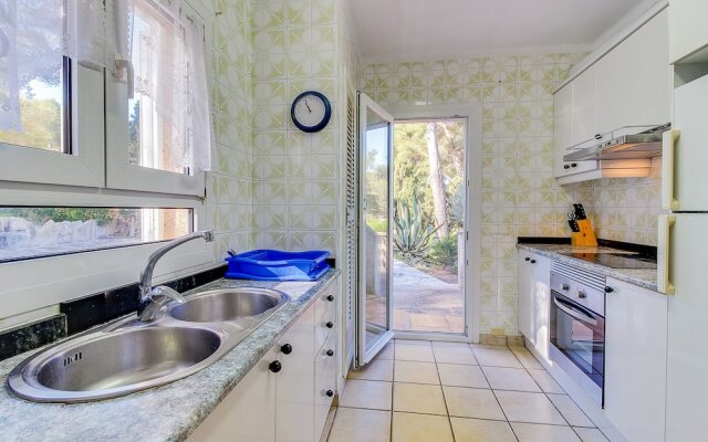 Villa With Pool and air Conditioning