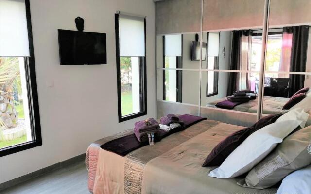 VILLA LUCIA, 8 PERS, au calme, proche plage à Vieux-Boucau