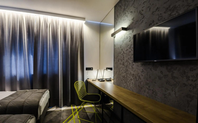 Air Hotel
