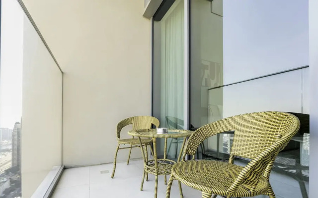 Sleek 1BR in Burj Royale with Canal View