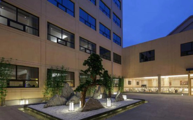 Vienna International Hotel (Baoding Yuhua Road Branch)