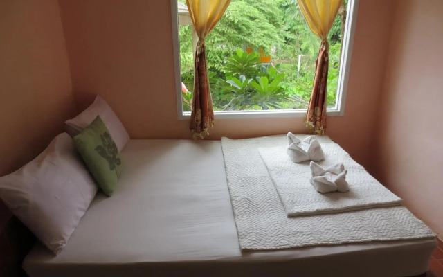 Baan Ton Nam Resort