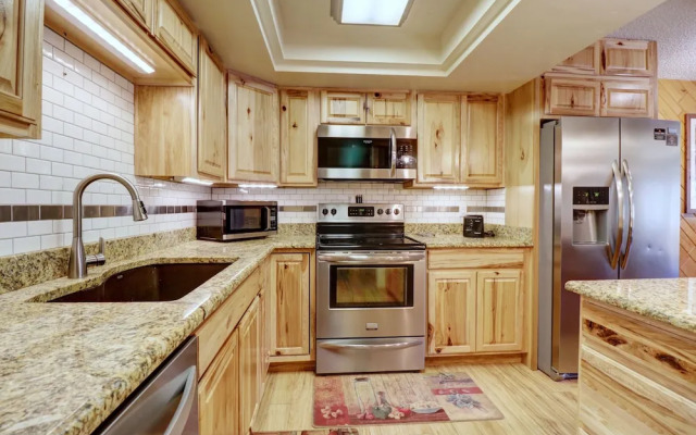 Pet-friendly Very Spacious Condo - BE108 by RedAwning