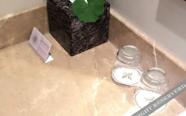 和颐至格酒店(拉萨布达拉宫大昭寺店)
