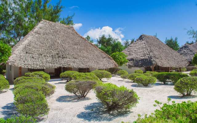 Hakuna Majiwe Beach Lodge