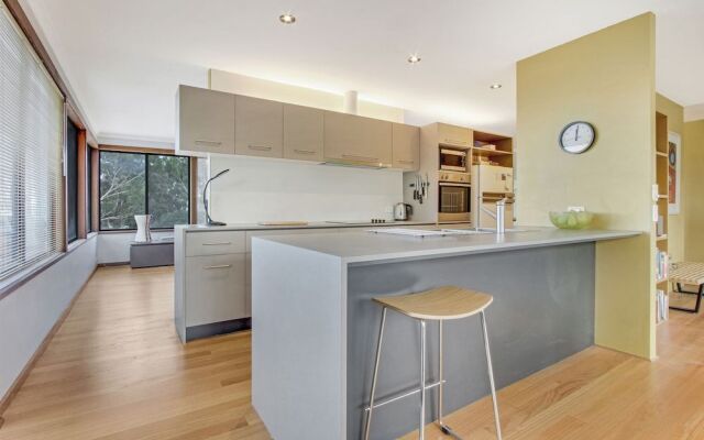 On the Hill at Metung