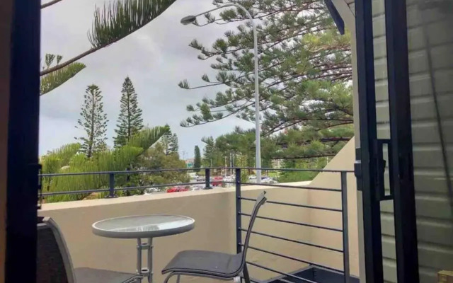 The Iceworks - Park 2 cars, Absolute heart of Freo!