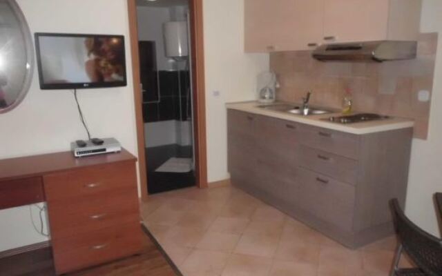 Old Town Cres Apartments