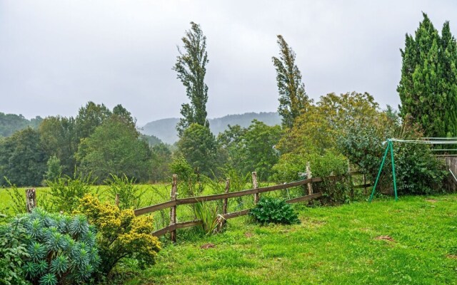 Gorgeous Holiday Home in Loubejac with Garden