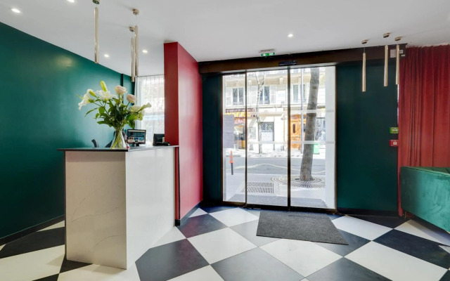Hotel B Square