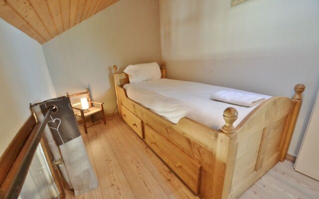 La Cascade Au cret des Roches B