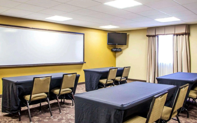 Quality Inn & Suites Peoria North