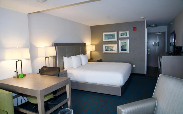 La Quinta Inn & Suites by Wyndham St. Paul-Woodbury