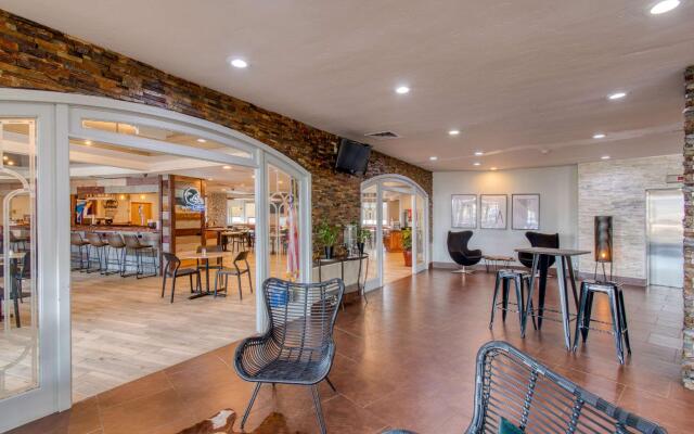 Clarion Hotel Denver Central