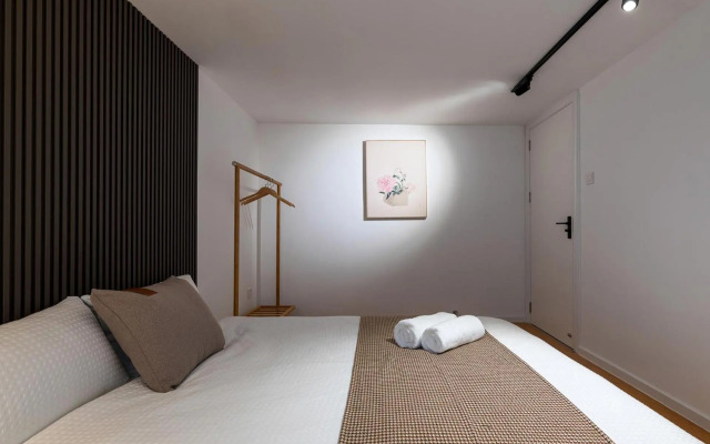 Locals Apartment House 29